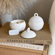 Load image into Gallery viewer, Winterberry Soy Wax Candle
